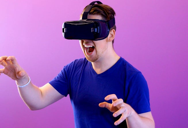 VR